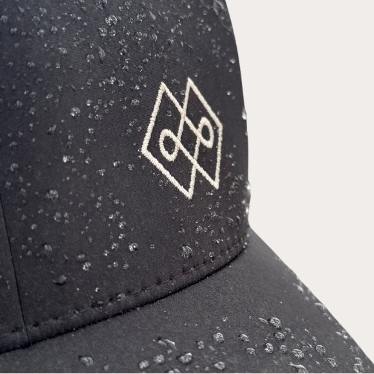 Flexfit Delta Cap by SIAA - Strēid. Lightweight, sweat-resistant equestrian cap with seamless design for style and comfort