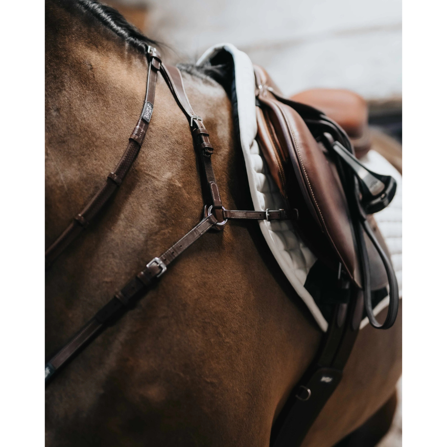 BHOOF Eyewear 3 Slim Sport - STRĒID. Lightweight breastplate 620g with multiple girth loops, detachable quick-snap attachments.