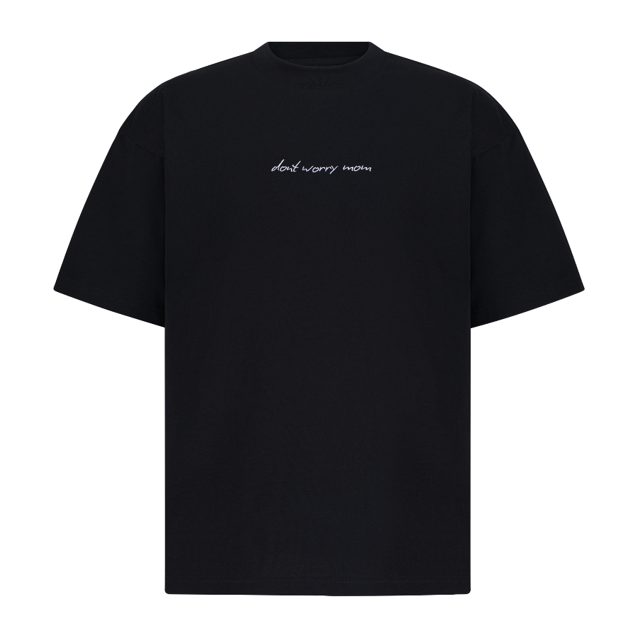 Black Oversized T-Shirt - Don't Worry Mom – STRĒID. Soft 100% cotton oversized black T-shirt with logo on the chest.