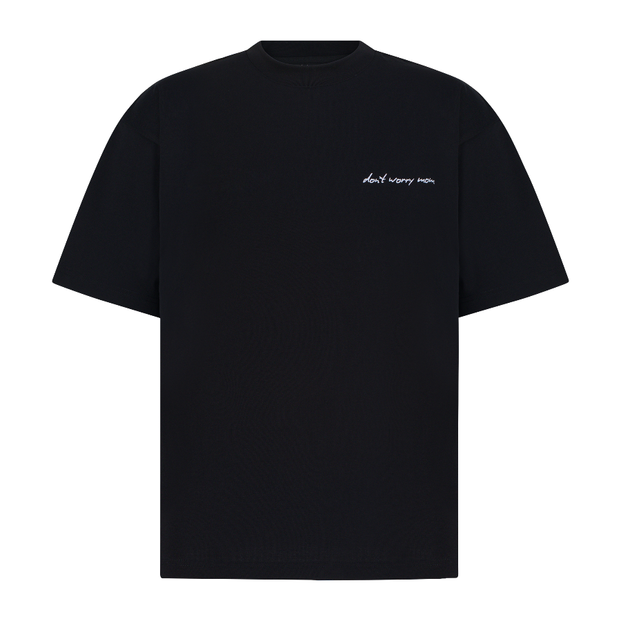 Black Oversized T - Side Logo - Don't Worry Mom – STRĒID. Soft 100% cotton oversized black T-shirt with subtle side logo above the heart.